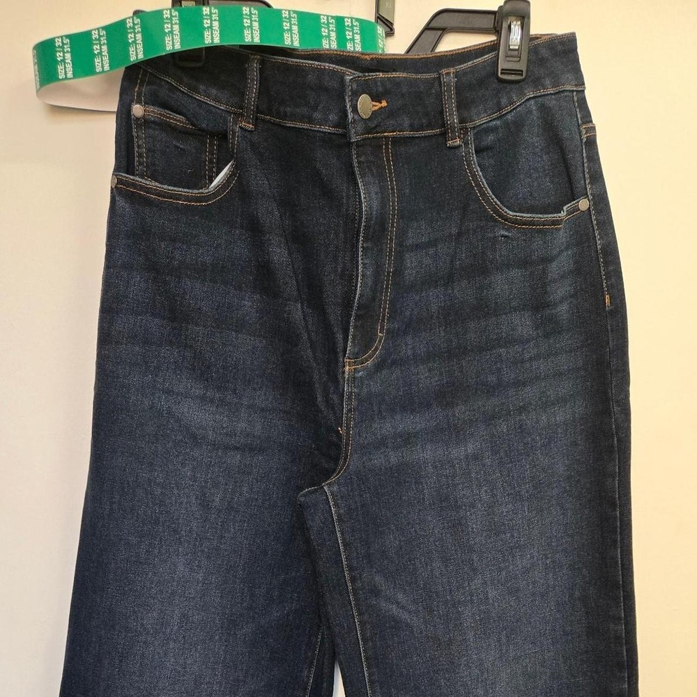 Women Dark wash, high rise wide leg jeans. size:12/32